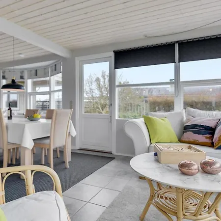 Nice Home In Otterup With Wifi * Оттеруп